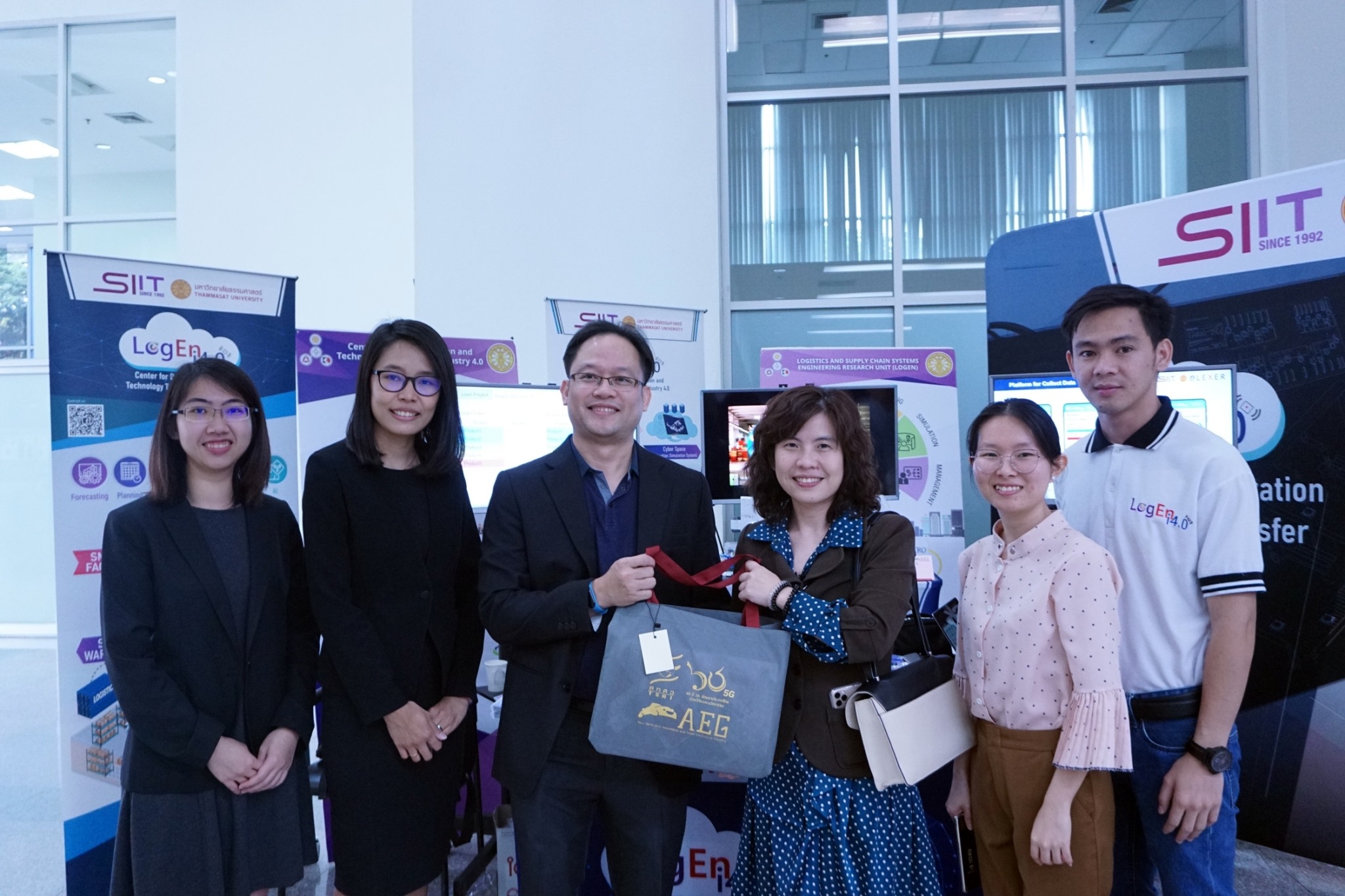 ภาพบรรยากาศการแข่งขันรอบที่ 1 “ การแข่งขันข้อเสนอโครงการ(Proposal)” การแข่งขันรอบที่ 1 “ การแข่งขันข้อเสนอโครงการ(Proposal)”EV CUP 2019 